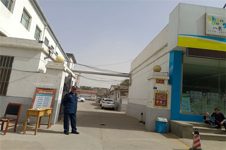 四室双卫精装全屋品牌家具领包出入随时看房